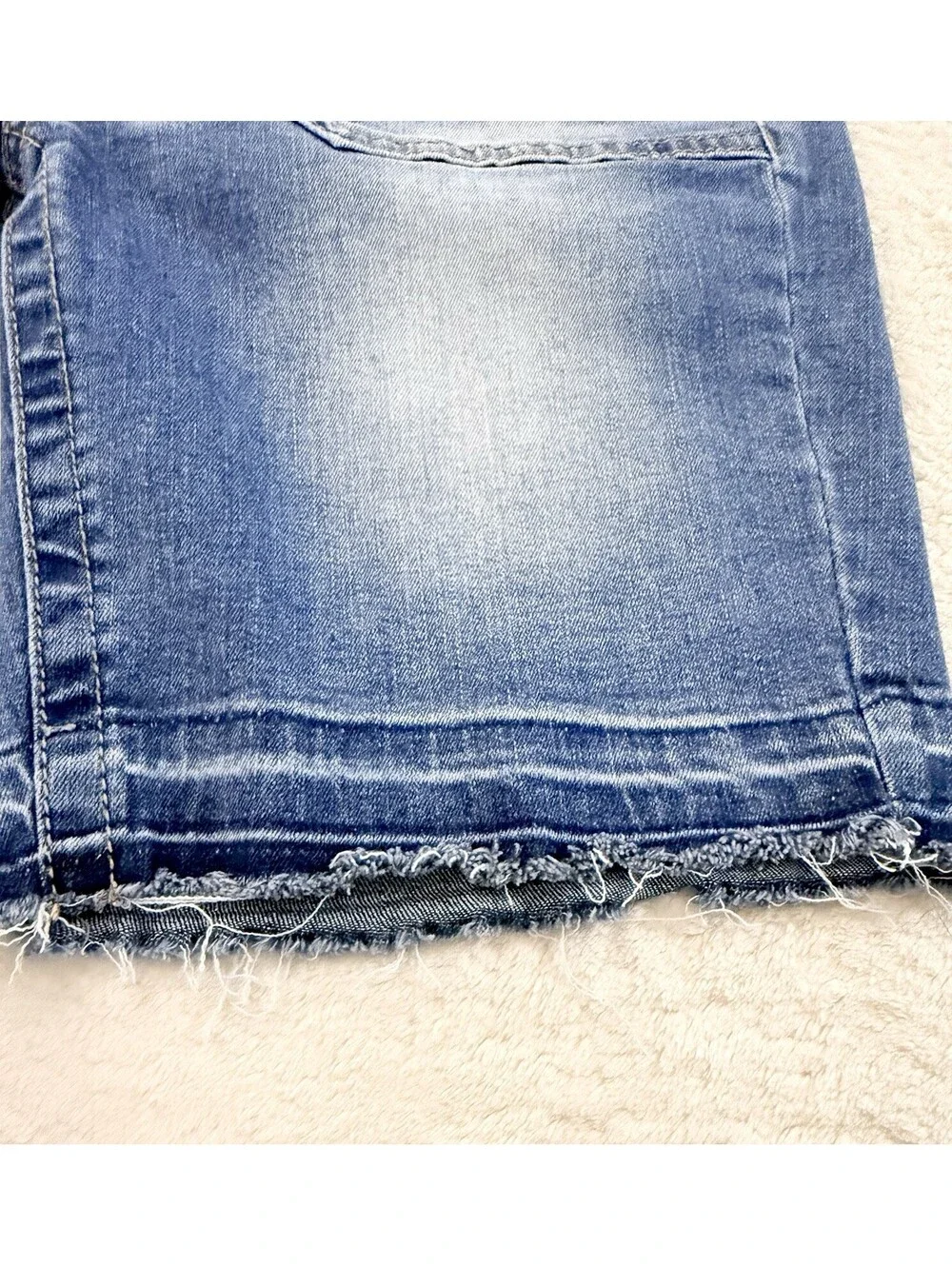Mudd Women’s FLX Stretch Denim Shorts Size 13 Mid Rise Raw Hem Blue